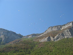 Nuée de parapentes 16